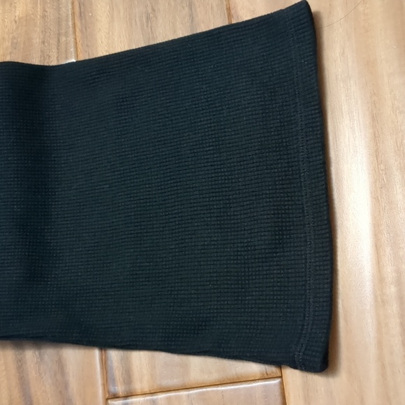 Hollister ultra rise flare pants. Size small. Waffle pattern. NWT. - Picture 2 of 3